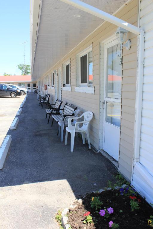 Blue Jay Motel Peterborough Extérieur photo