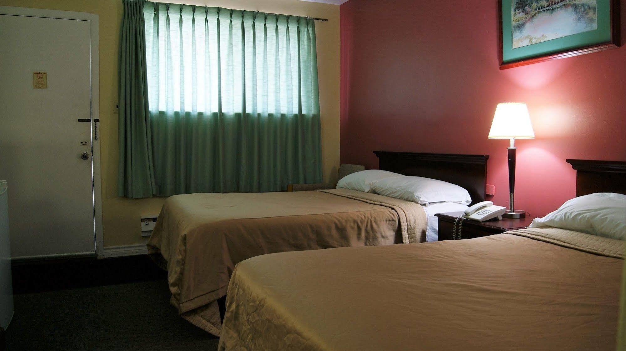Blue Jay Motel Peterborough Extérieur photo